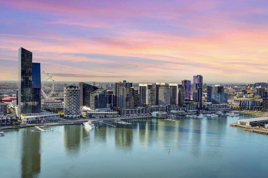 Wake Up In Front Of Water Bay Beckons- 2B2B1C Apartment Melbourne Bagian luar foto