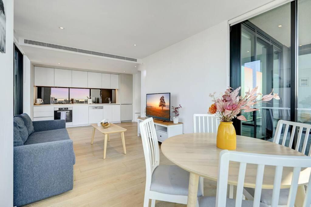 Wake Up In Front Of Water Bay Beckons- 2B2B1C Apartment Melbourne Bagian luar foto
